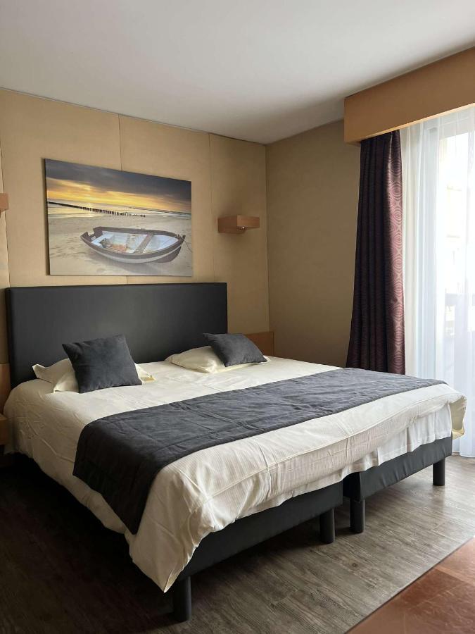 Amiraute Hotel Golf Deauville Touques Εξωτερικό φωτογραφία