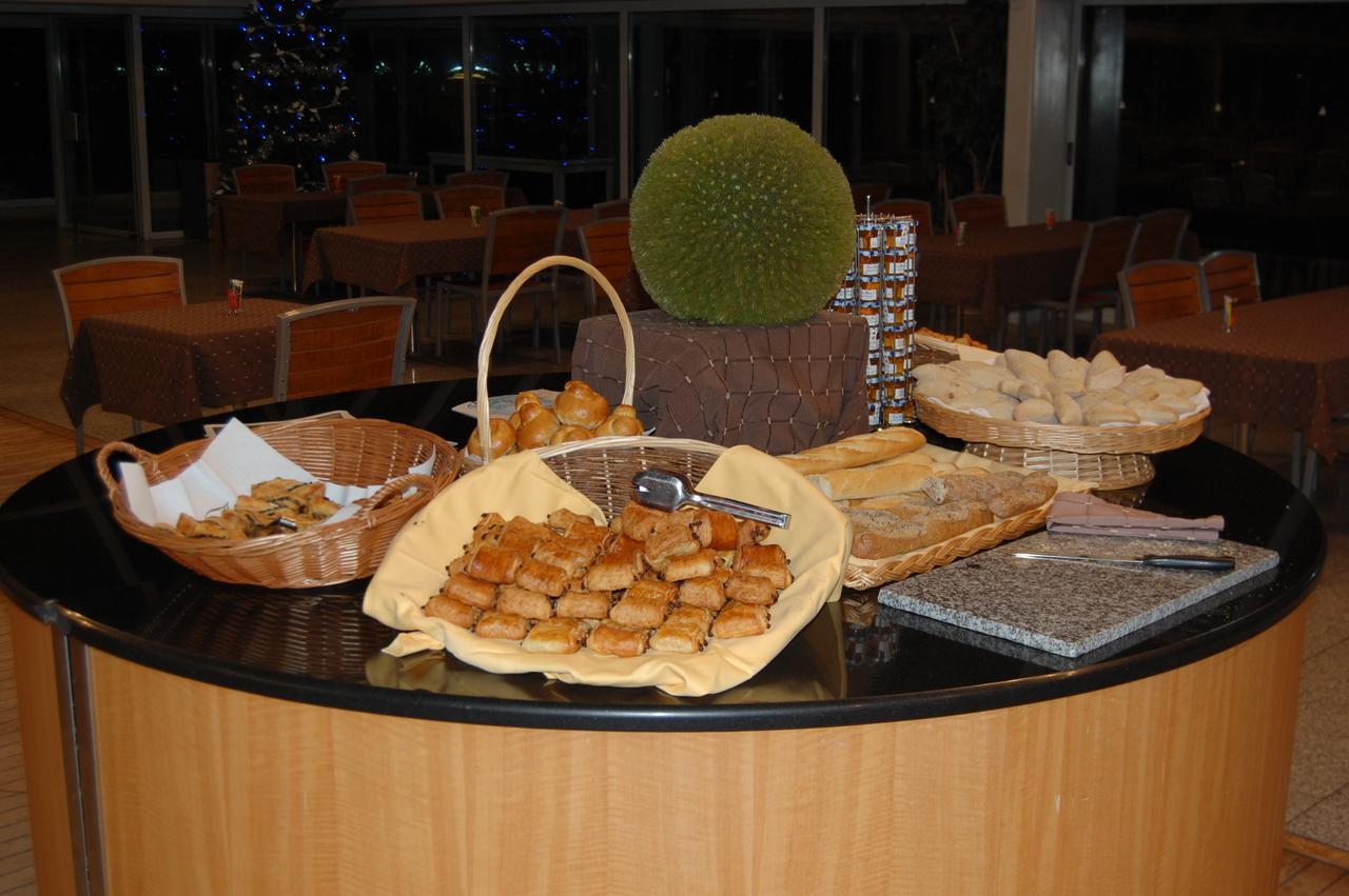 Amiraute Hotel Golf Deauville Touques Εξωτερικό φωτογραφία