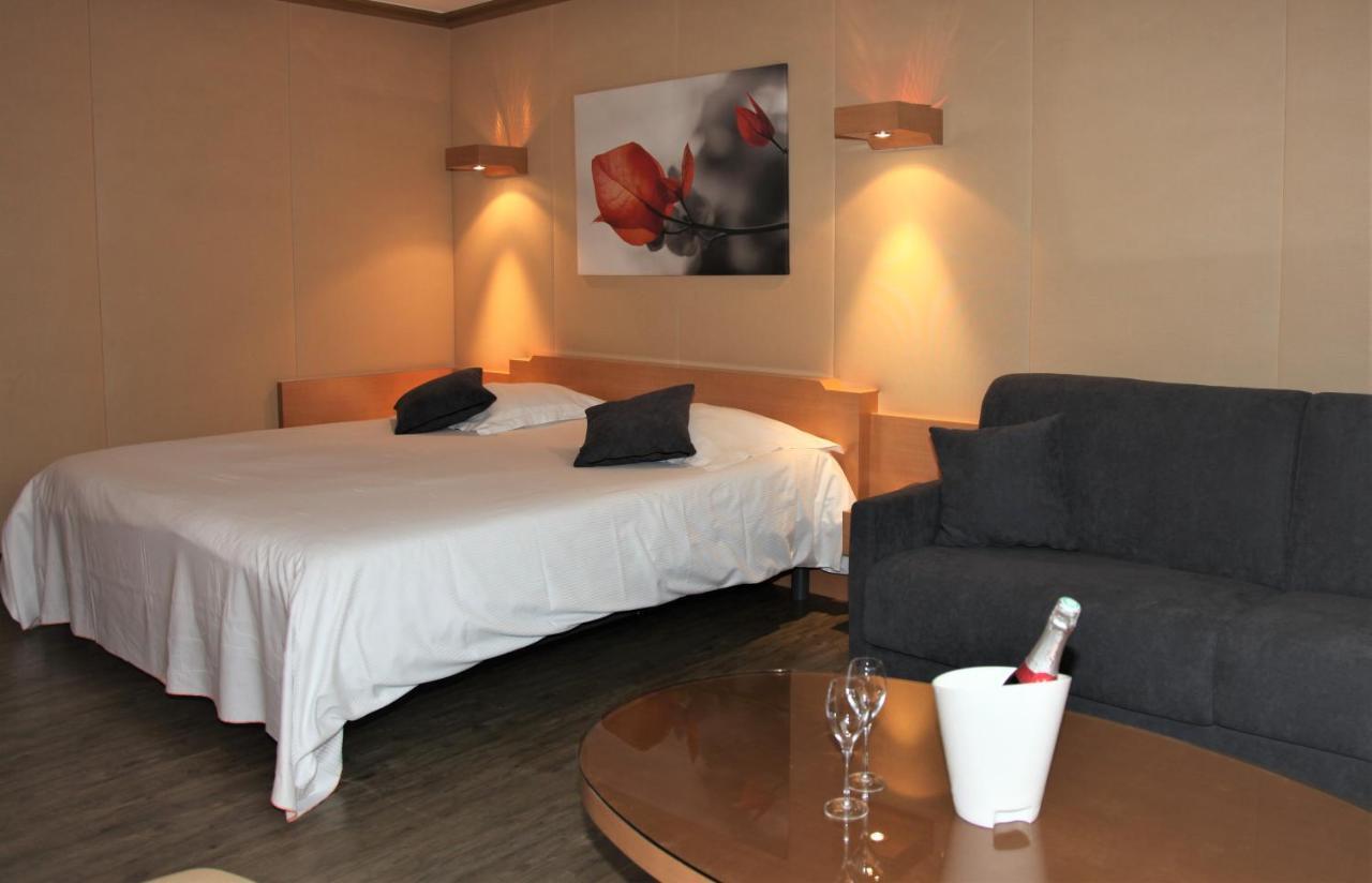 Amiraute Hotel Golf Deauville Touques Εξωτερικό φωτογραφία