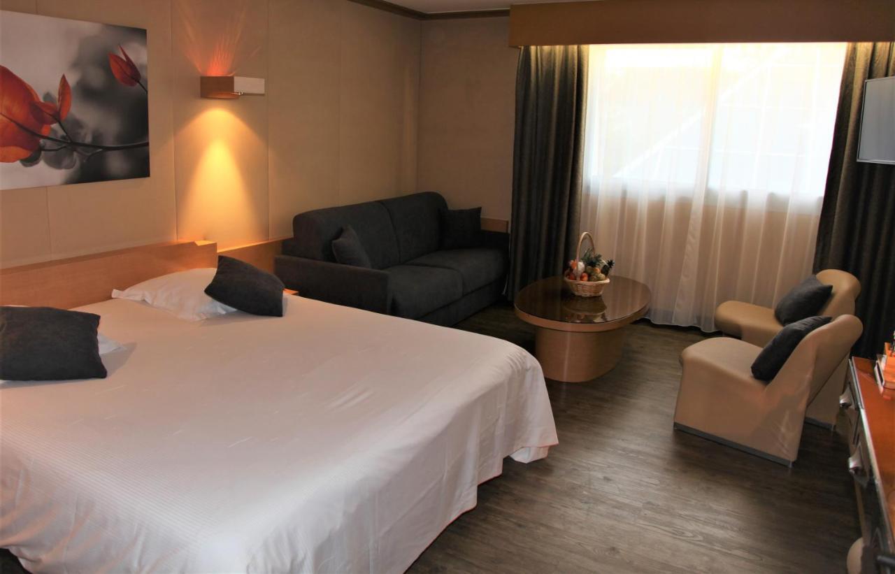 Amiraute Hotel Golf Deauville Touques Εξωτερικό φωτογραφία